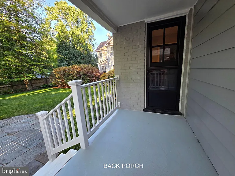 5528 Johnson Ave — Photo 3