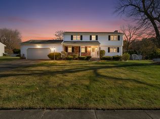 64 Rolling Ridge Rd, Hamden, CT 06518