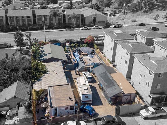 3rd image of 3274 Imperial Ave #10