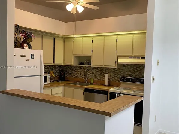 10407 E Clairmont Cir #210, Tamarac, FL 33321