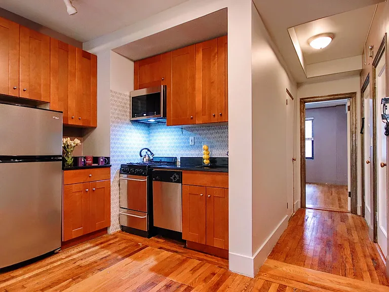 11 Waverly Pl #3A — Photo 1