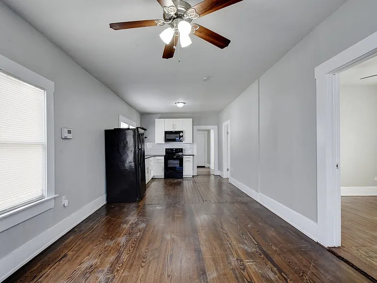 1314 N Sabinas St — Photo 4