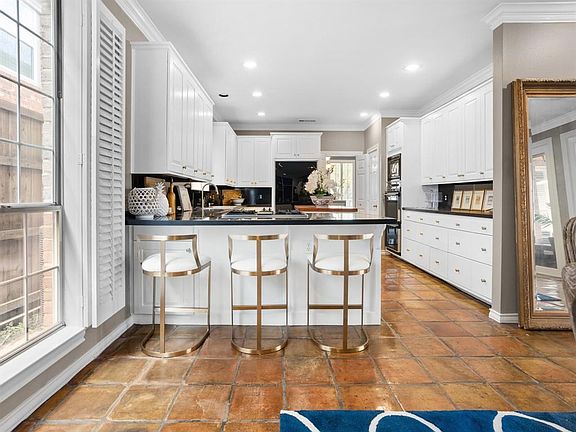 2nd image of 5629 El Campo Ave