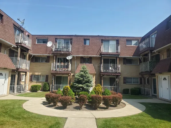8546 W Catherine Ave #P2n, Chicago, IL 60656