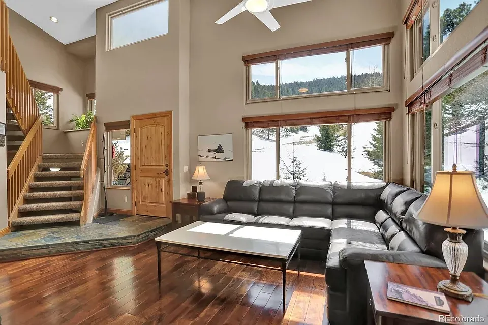 3 bed, 3.5 bath, 2787 sqft, $4,050 — Photo 2