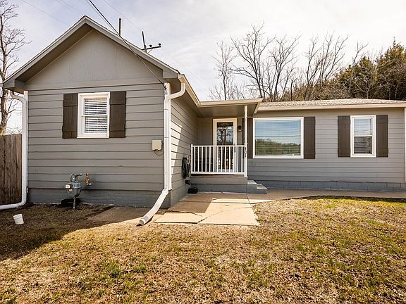 3rd image of 401 Ehlers Rd