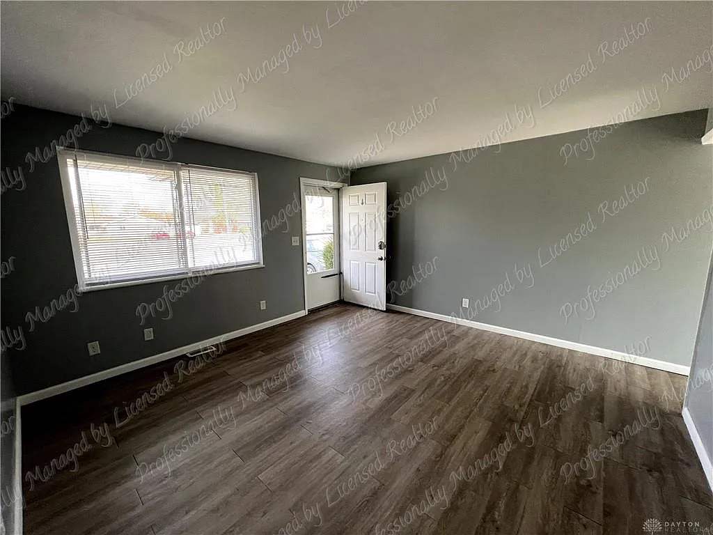 2 bed, 1.0 bath, $1,050 — Photo 4