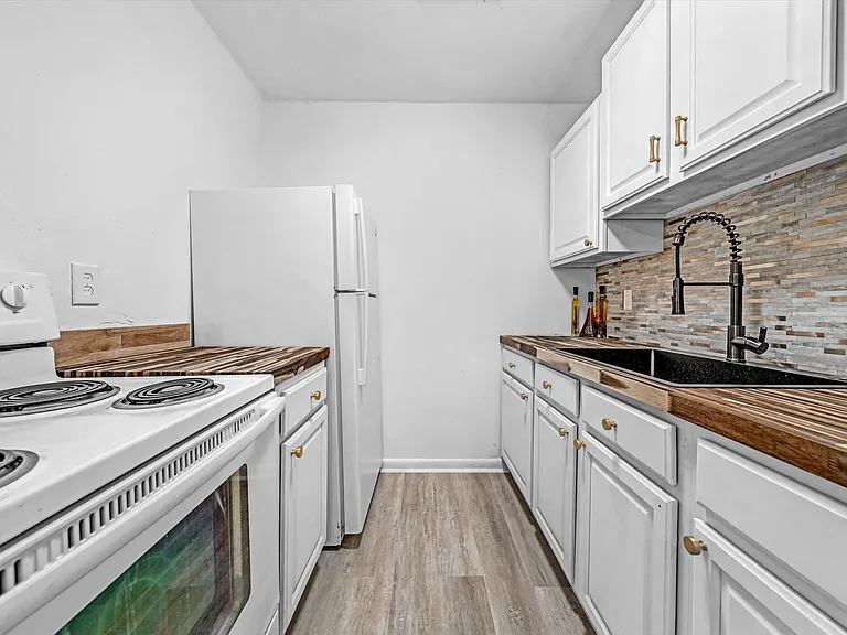 1718 Jerome St SE #1718 — Photo 2