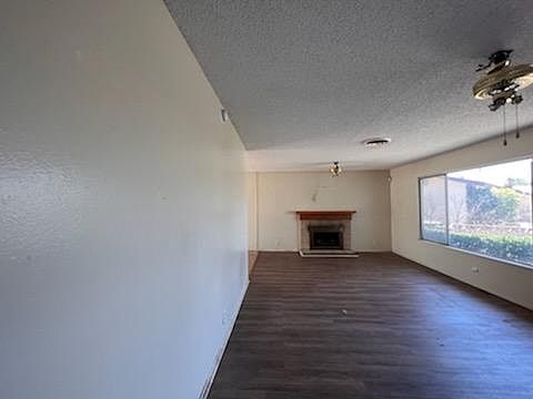 1st image of 220 Linda Ln