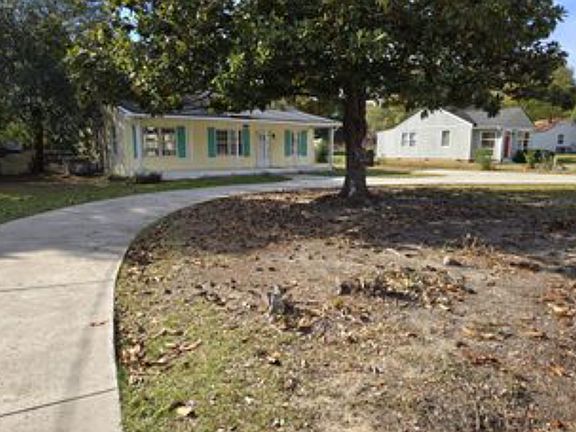 WRAP AROUND DRIVEWAY