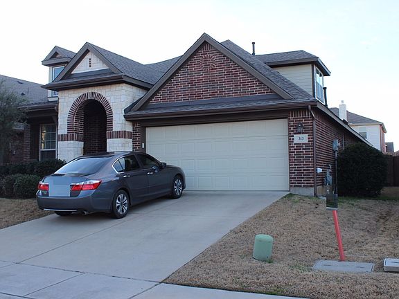 3rd image of 313 Highland Park Ln