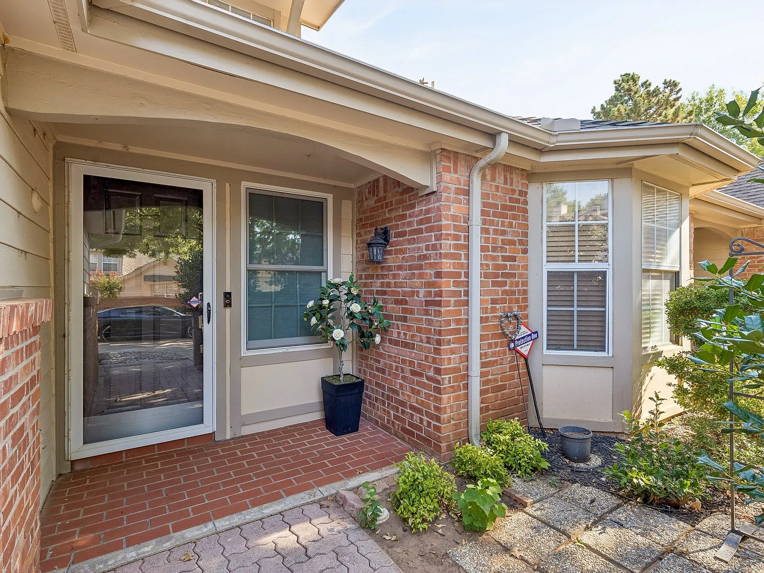 2 bed, 2.5 bath, 1601 sqft, $1,675 — Photo 3