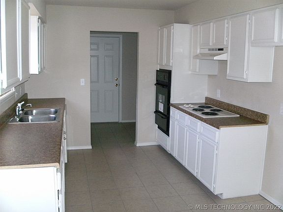 3rd image of 1810 S 85th Ave E