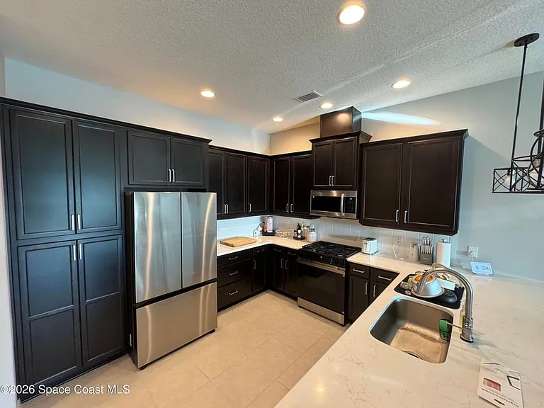 3010 Avalonia Dr — Photo 43