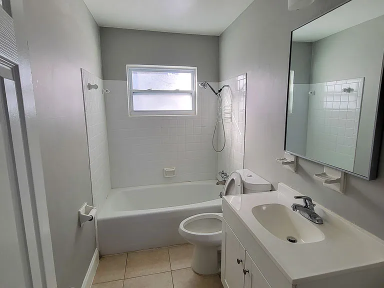 819 N Chester St #B — Photo 7