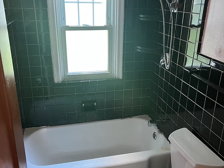 8720 S Grand Ave — Photo 3