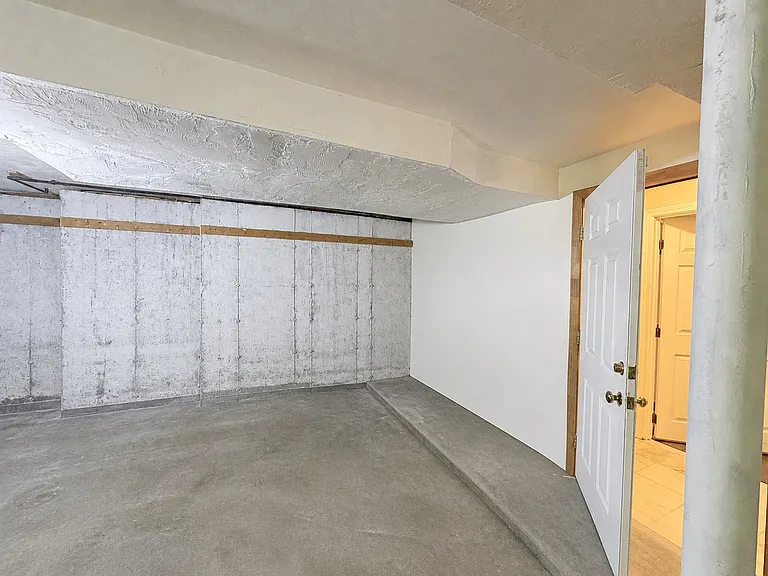 124 Westview Dr — Photo 38