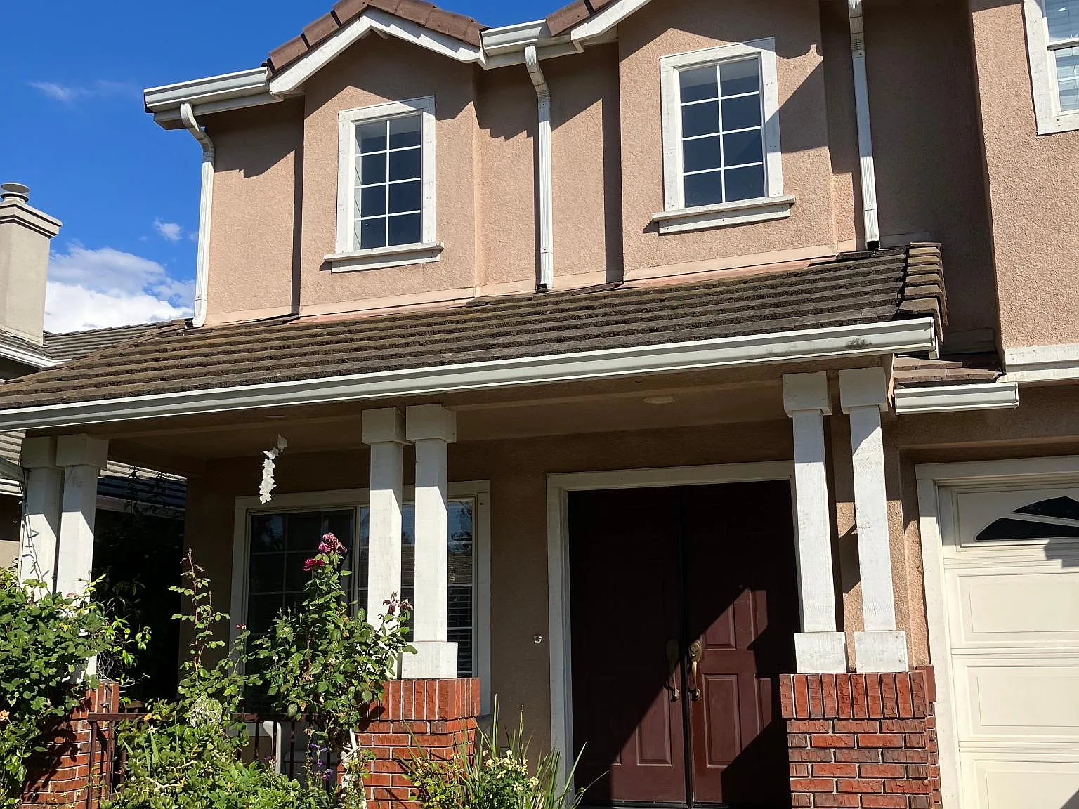 3 bed, 2.5 bath, 1828 sqft, $5,400 — Photo 2