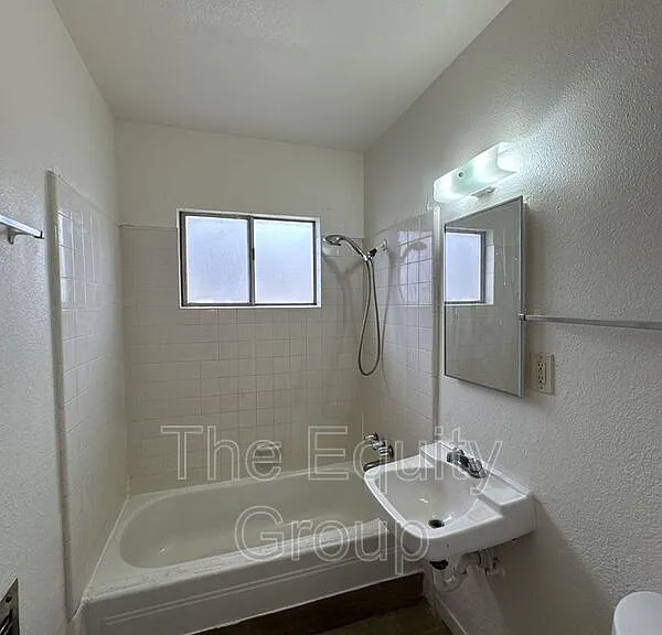 560 S Richmond Ave #5 — Photo 9