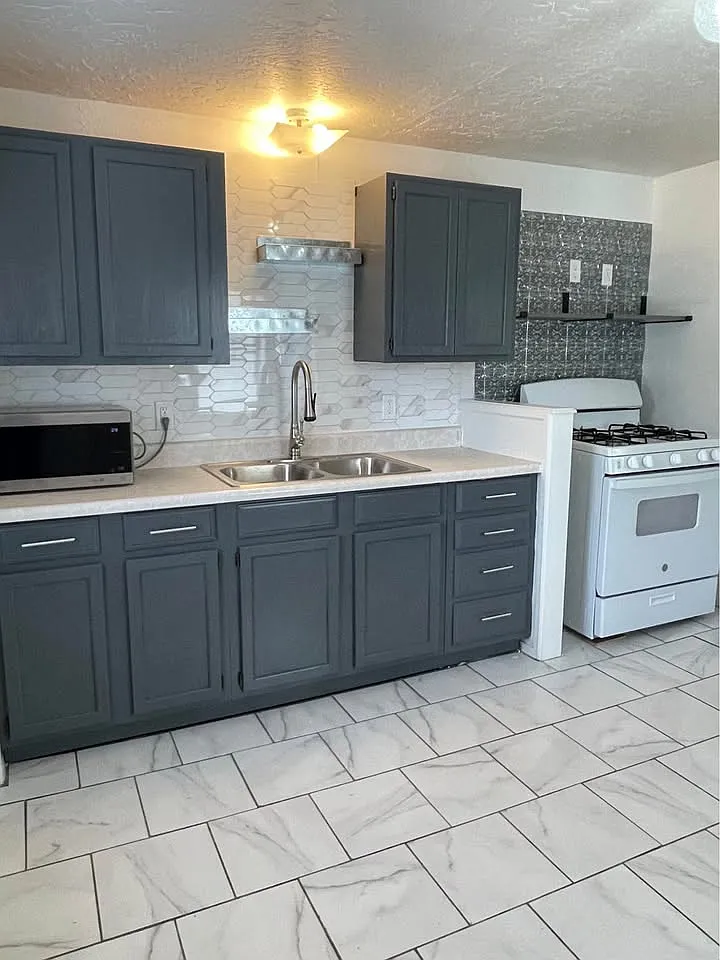 707 W Pecan Ave — Photo 2