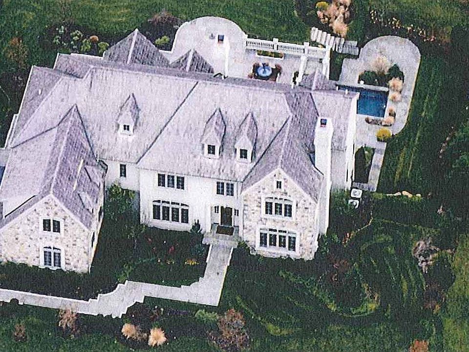 For Sale: 105 Summerhill Lane, Wayne, PA 19087
