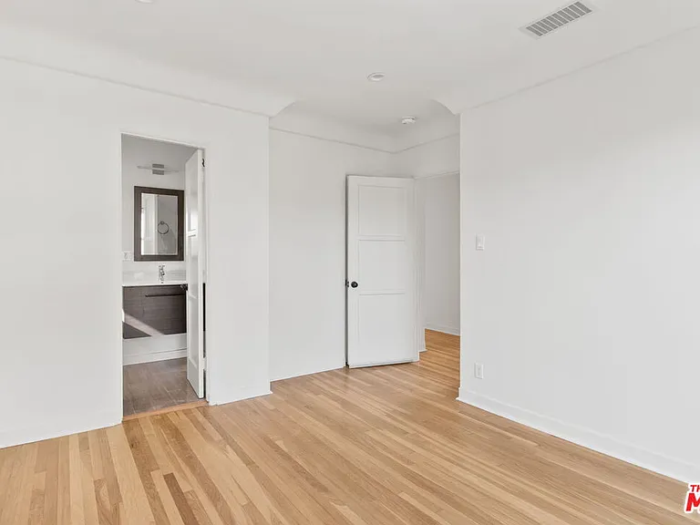 826 S Holt Ave — Photo 11
