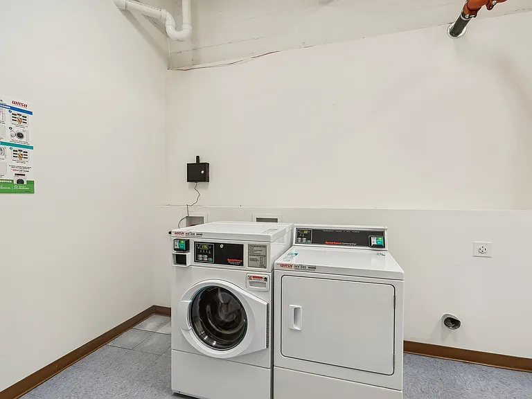 Blue Ribbon Lofts — Photo 18