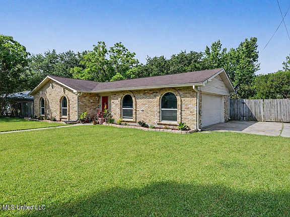 2nd image of 2137 Sandalwood Pl
