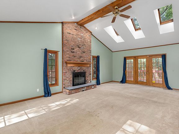 4th image of 37731 W Meadowhill Dr