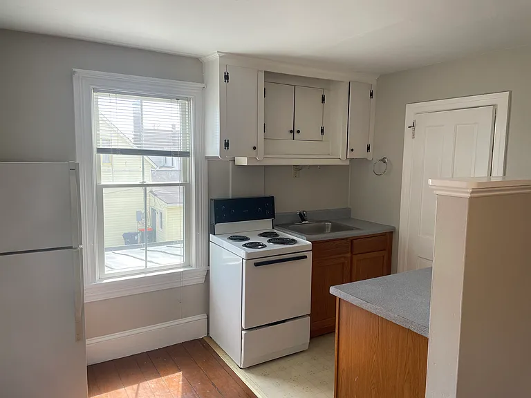 18 E Green St #B — Photo 4