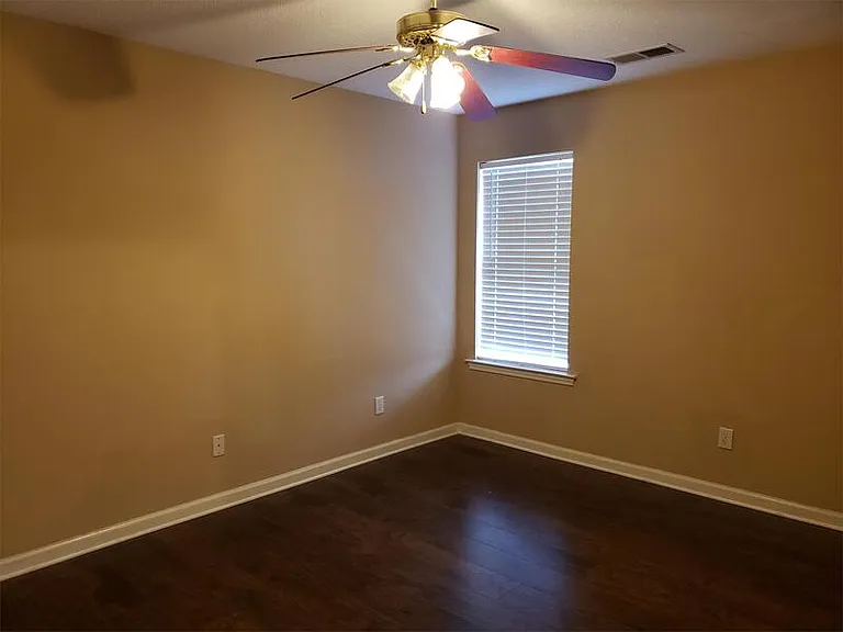 1088 Sunstar Dr — Photo 9