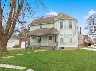 202 W Avon St, Forreston, IL 61030