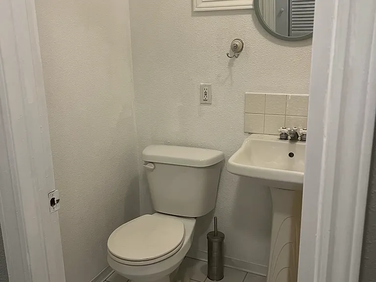 248 E 50th St #2 — Photo 9