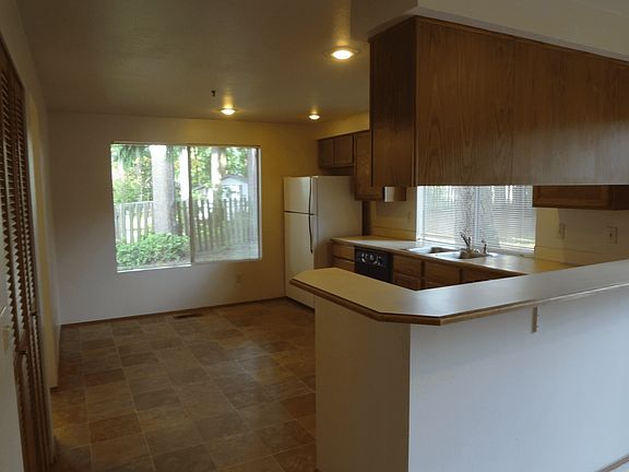 5th image of 7668 Oak Park Pl NW