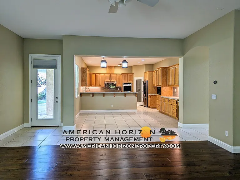 425 Crescent Dr — Photo 6