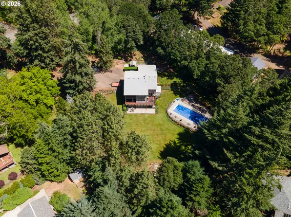 725 W Jewett Blvd, White Salmon, WA 98672