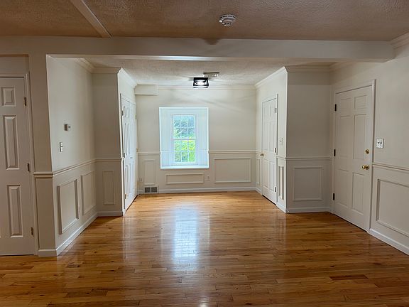 4th image of 20 Kellogg Rd #2