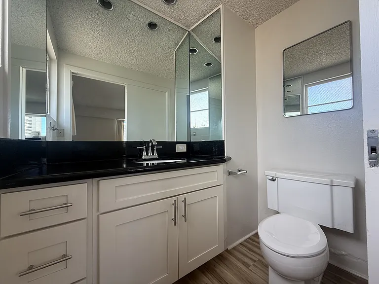 2015 Ala Wai Blvd — Photo 10