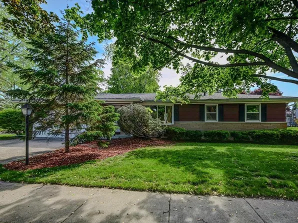 925 Johnson Street, Stoughton, WI 53589