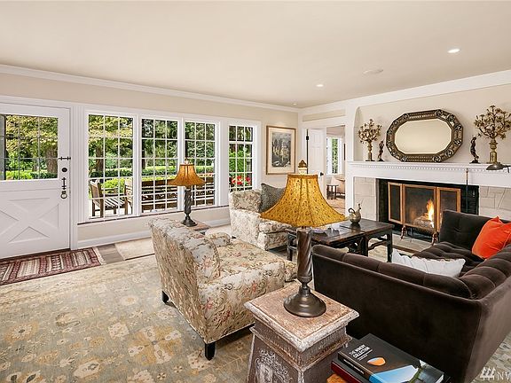 4th image of 1404 Broadmoor Dr E