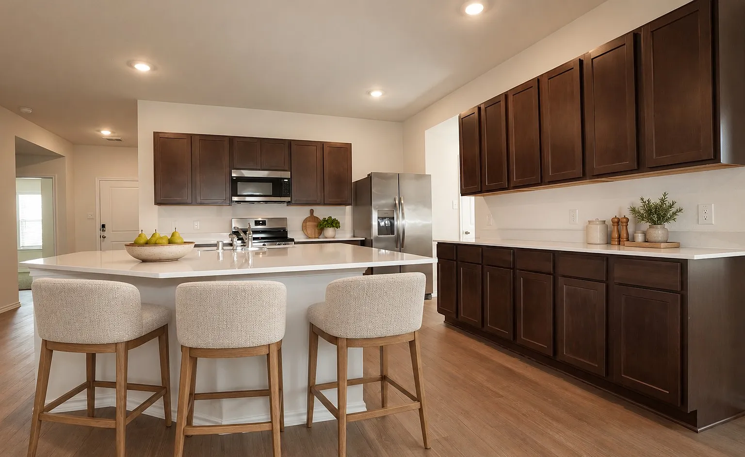 4 bed, 2107 sqft, $2,500 — Photo 4