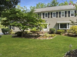 24 Crawford Rd, Middletown, NJ 07748