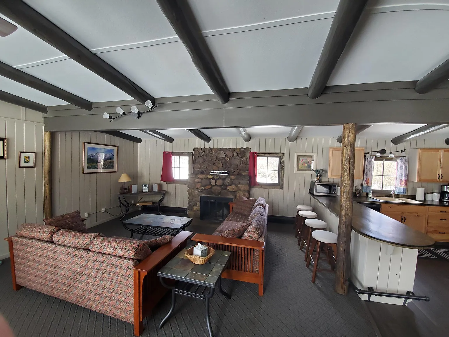 3 bed, 1.5 bath, 2100 sqft, $2,950 — Photo 1