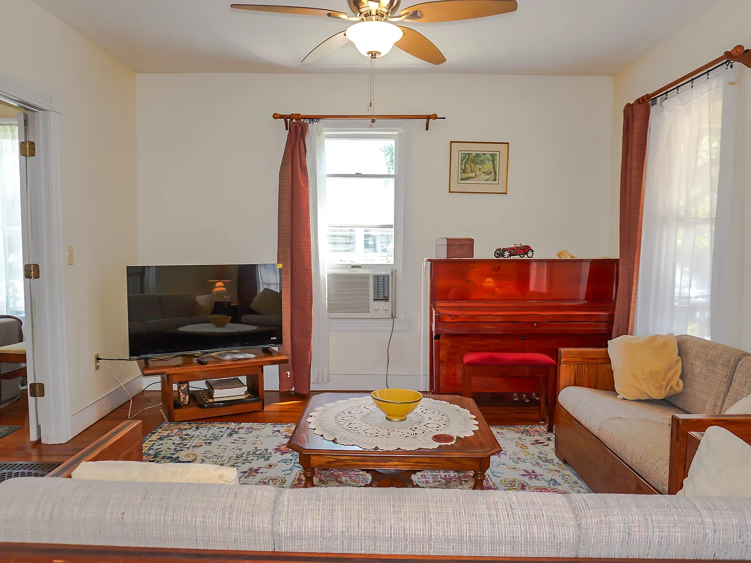 3 bed, 1.5 bath, 1806 sqft, $2,800 — Photo 4