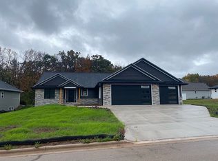 3551 Bay Harbor Dr, Green Bay, WI 54311