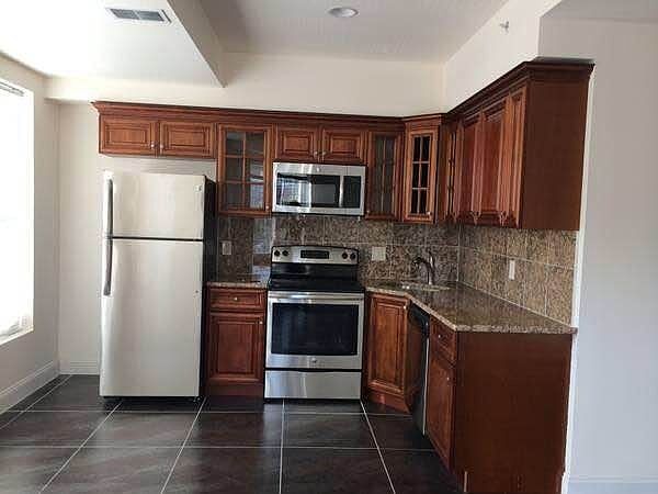 2nd image of 921 Ridge Ave