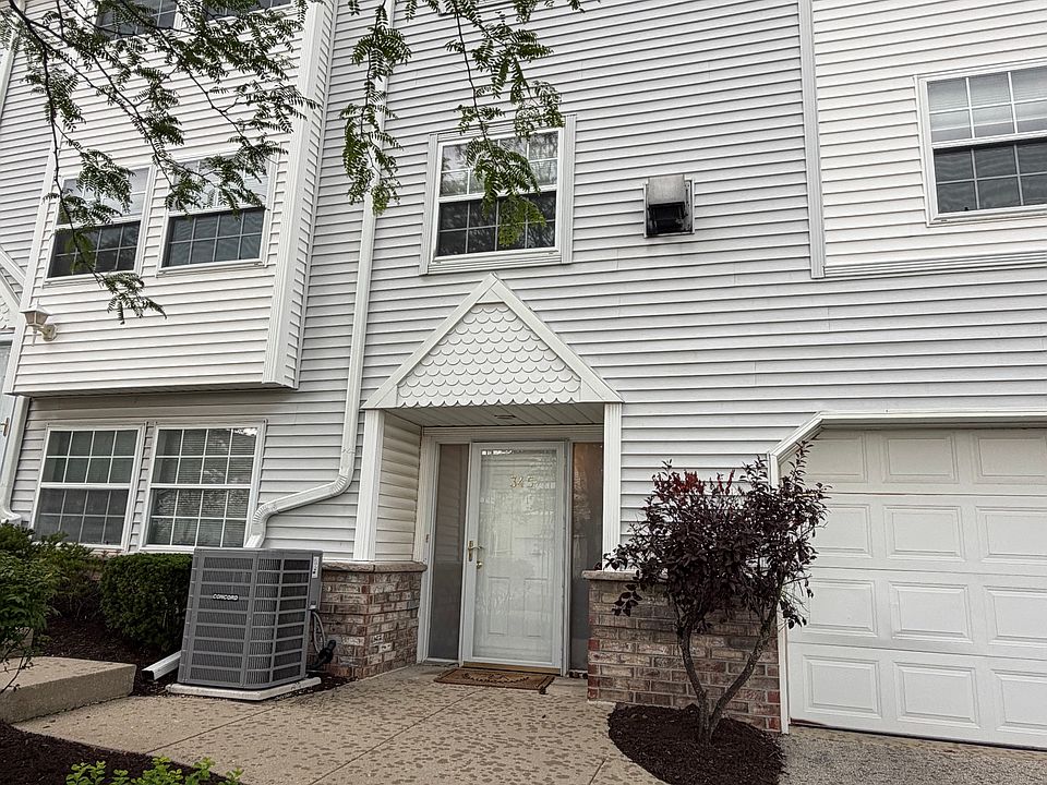 1st image of 345 Kristin Ct W
