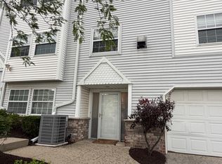 345 Kristin Ct W, Brookfield, WI 53045