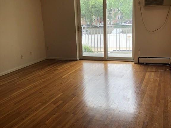 4th image of 50 Green St APT 211