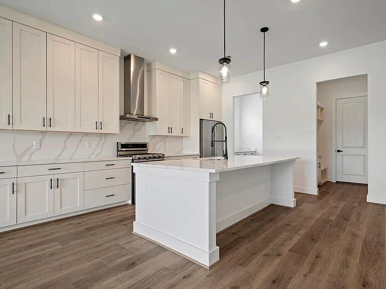 1808 Drover Ln — Photo 6